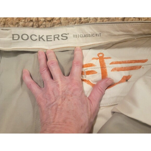 Dockers D3 Signature Khaki Classic Fit Flat Front No Iron Pant Excellent 38x32 - Picture 8 of 12